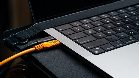 Tether Tools TetherPro Optima 10G 15′ (4.6m) USB-C to USB-C Straight to Right Angle Cable