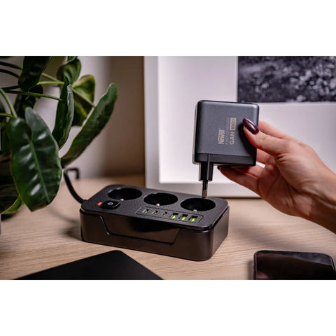 Newell GaN 100W USB-C Fast Charger with TFT Display – 3-Port (EU)