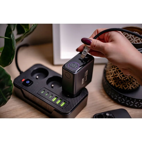 Newell GaN 100W USB-C Fast Charger with TFT Display – 3-Port (EU)