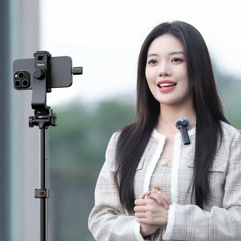 Ulanzi Wm-10 Wireless Clip-on Microphone for Smartphone or Tablet Lightning Attachment • Camerastuff • South Africa